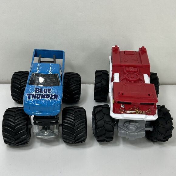 Hot Wheels Other - Hot Wheels Monster Jam Truck 1:24 Set Blue Thunder 5 Alarm Set READ